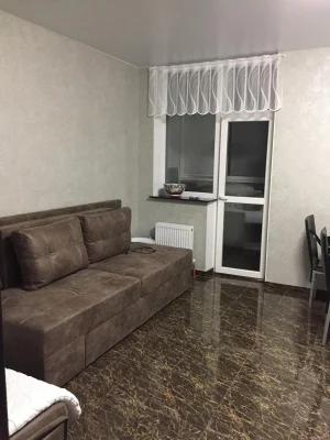 Продається 1-кімнатна квартира на Ц.Бульварі, 2 поверх/10