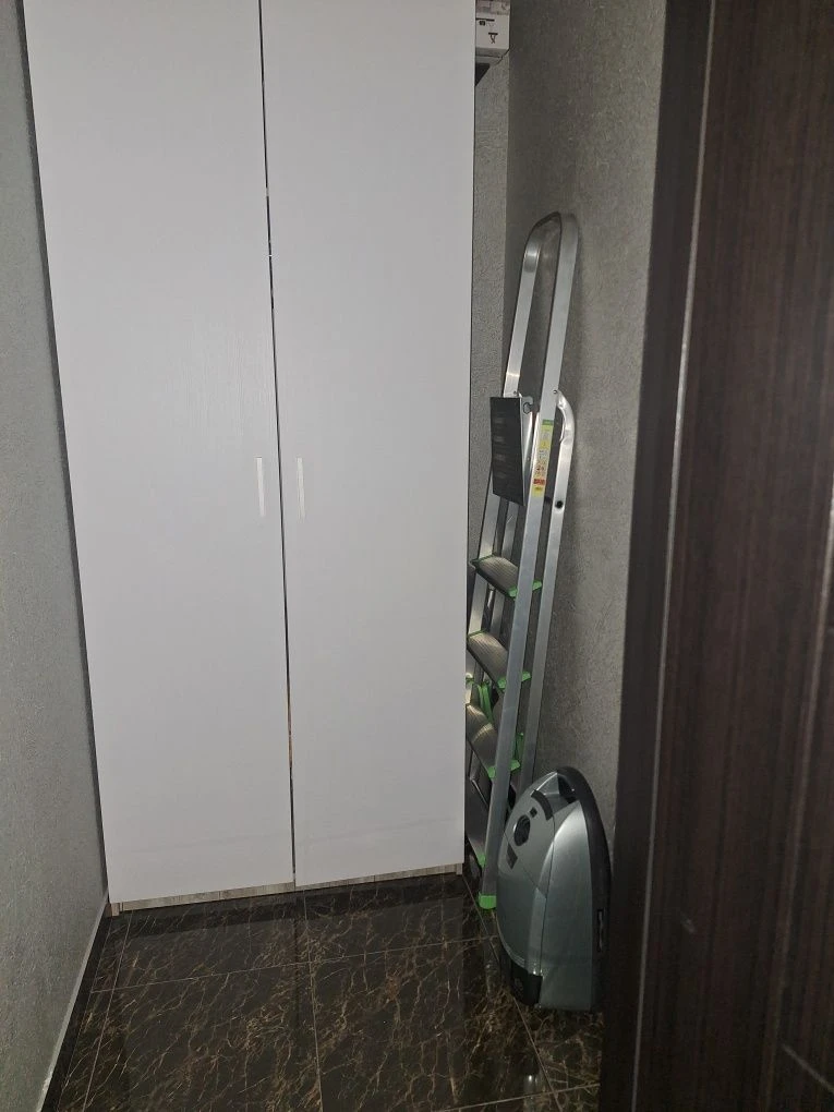 Продається 1-кімнатна квартира на Ц.Бульварі, 2 поверх/10