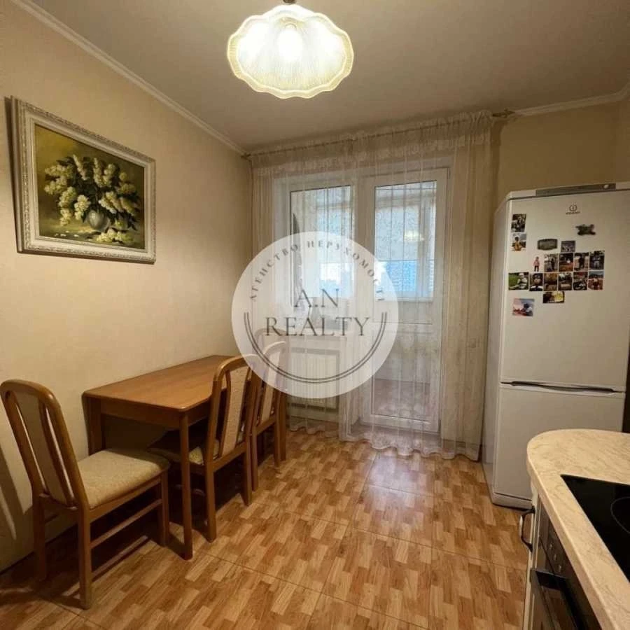 Продаж 2-кімнатної квартири 70 м², Юрія Шумського вул., 1Б