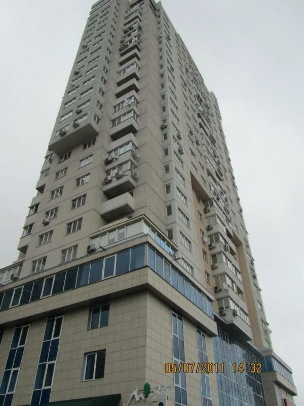 Продаж 2-кімнатної квартири 70 м², Юрія Шумського вул., 1Б