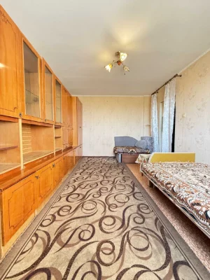 Продам 1 кімнатну квартиру в 9 поверховому будинку. Чорномор