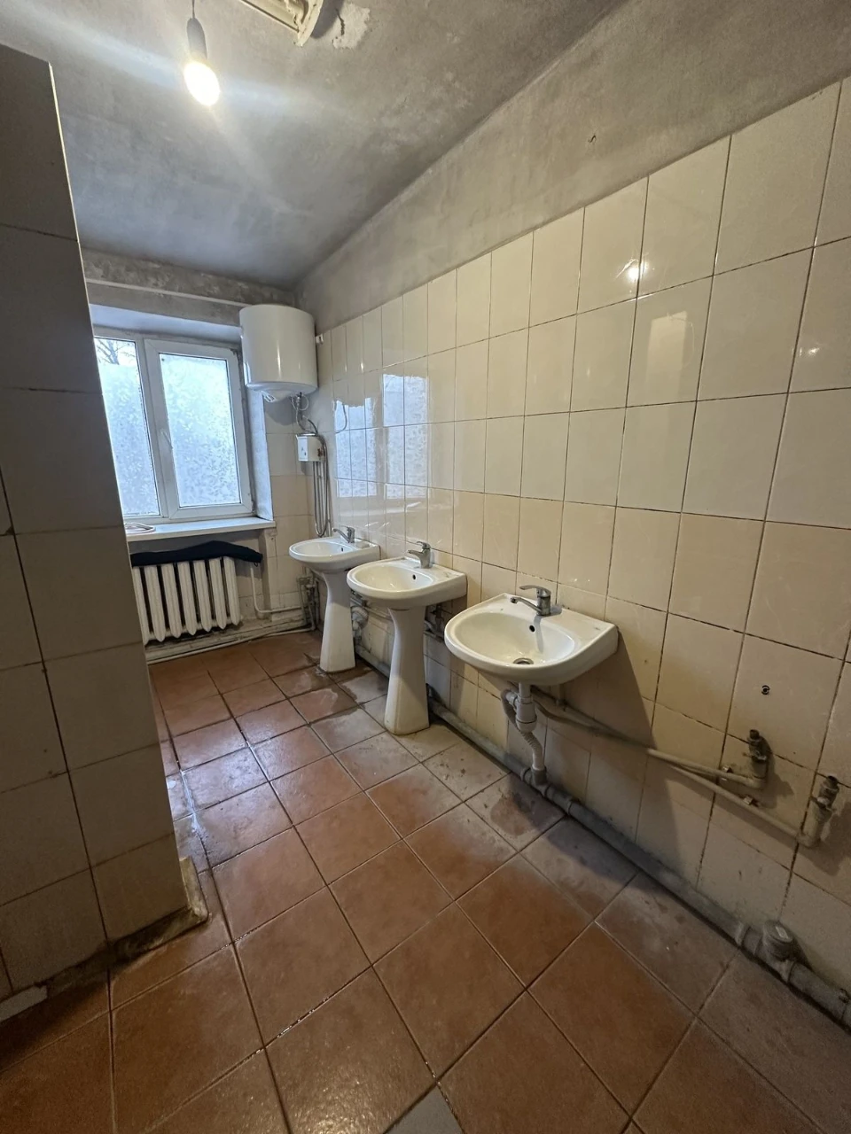Продам двухкомнатную комунну 27 м
