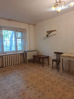 Продається 1 кімната 1/5, центр