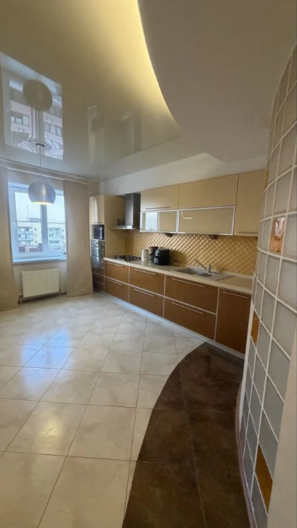 3 кімн.кв.Моноліт 93 000$