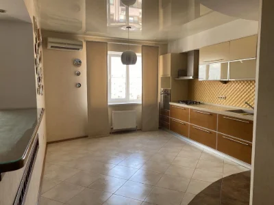 3 кімн.кв.Моноліт 93 000$