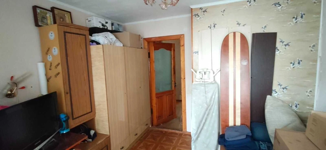 3 к.кв. під ремонт на середньому поверсі у м. Чорноморськ. П