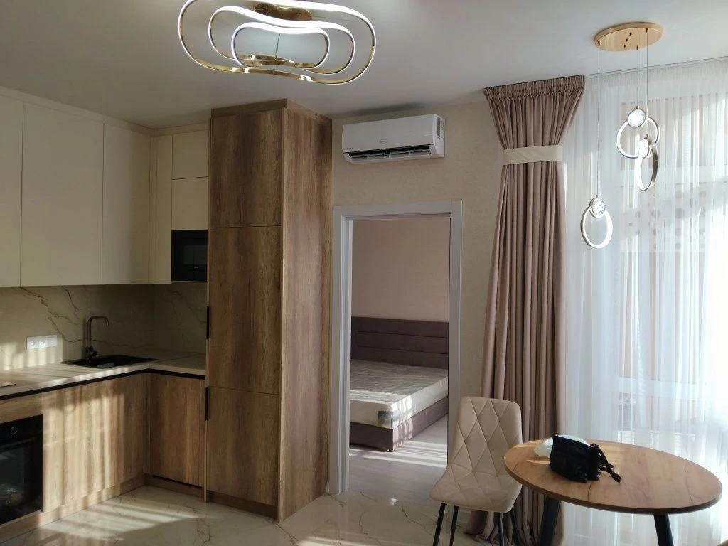 Собственник.Продам на Краснова  в 67 ж 1к кв  13эт 43м