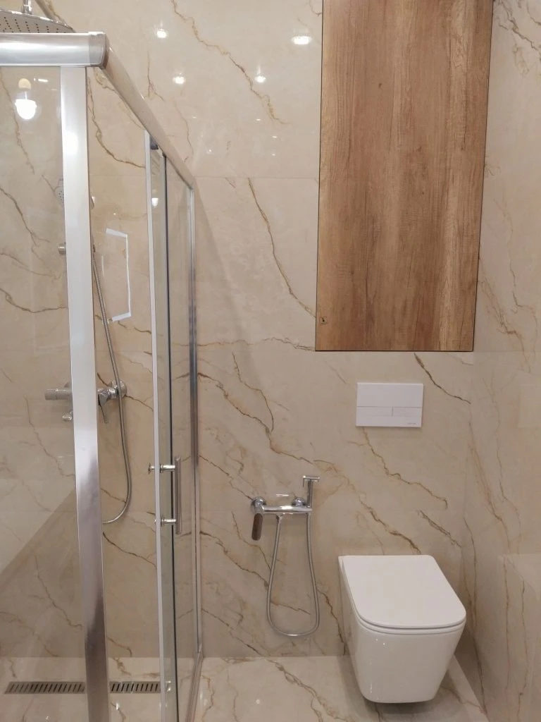 Собственник.Продам на Краснова  в 67 ж 1к кв  13эт 43м