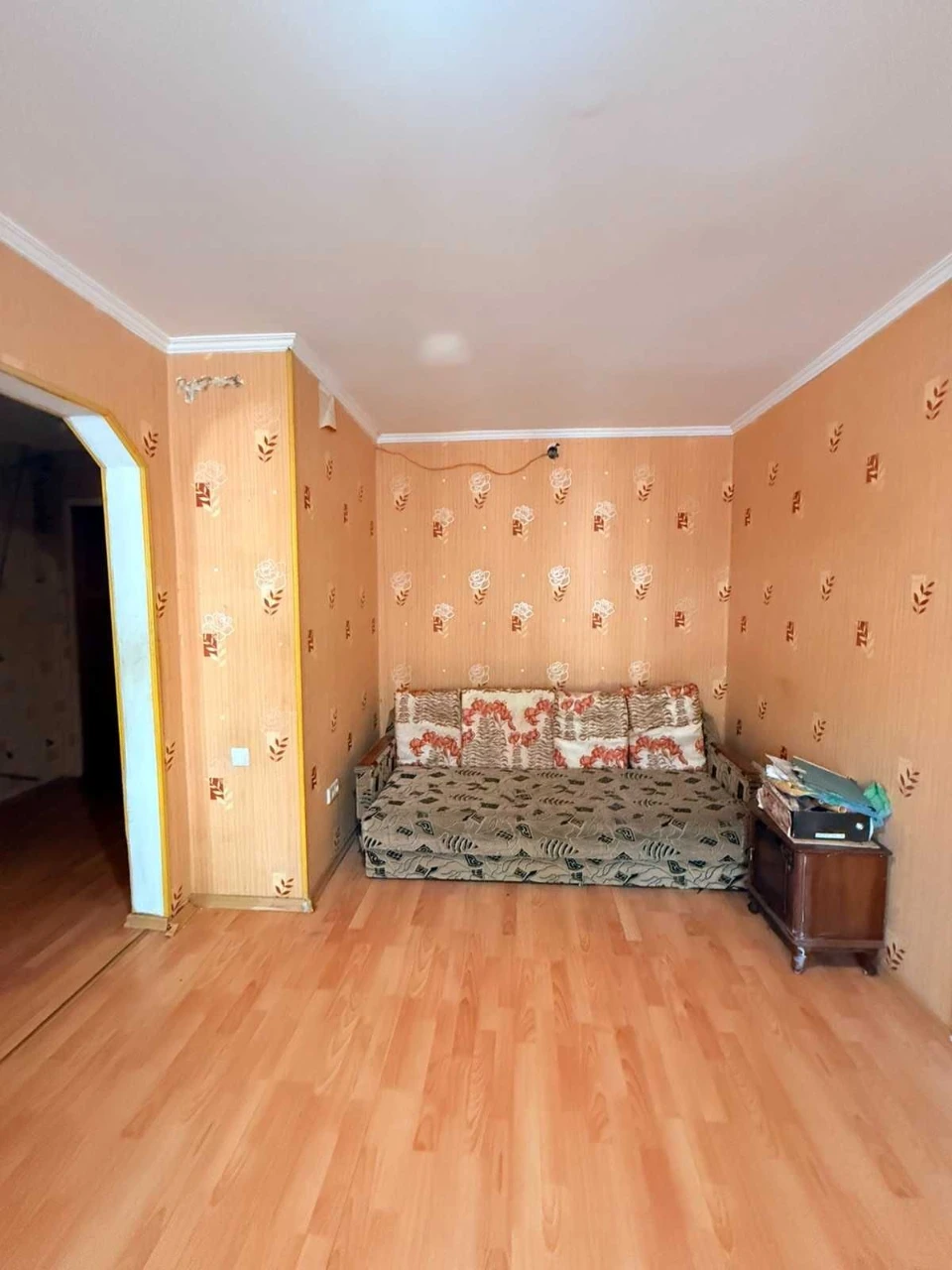 Продам 2 комнатную на Мира на низком этаже