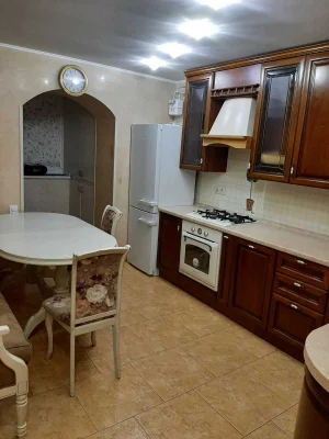 Продам видовую 3 комнатную чешку на Парковой