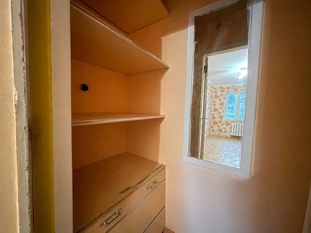 Продаж 2к.кв. в тихому районі, біля центра, до моря 10 хвили