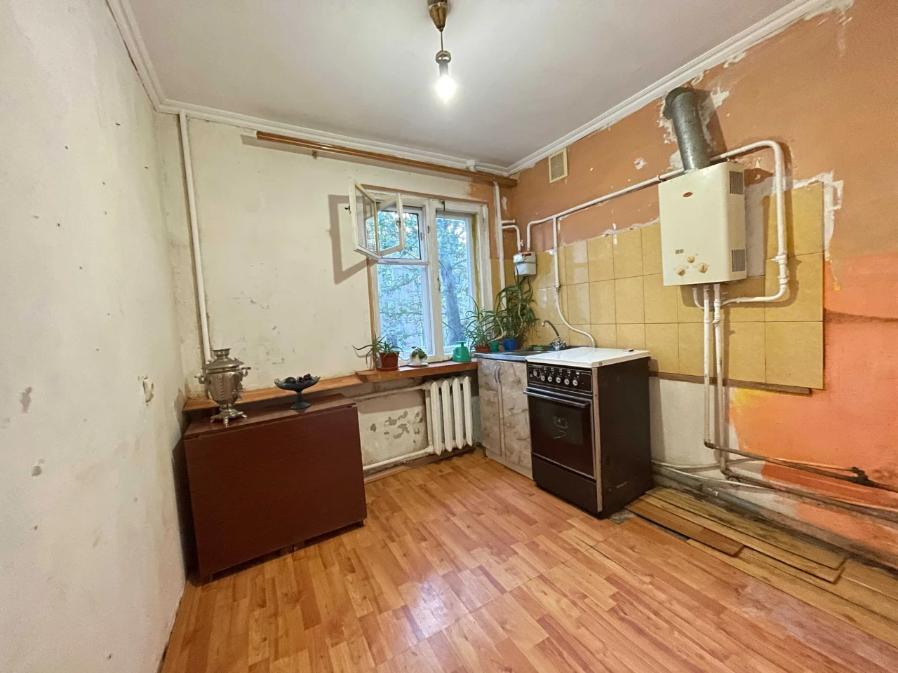 Продаж 2к.кв. в тихому районі, біля центра, до моря 10 хвили