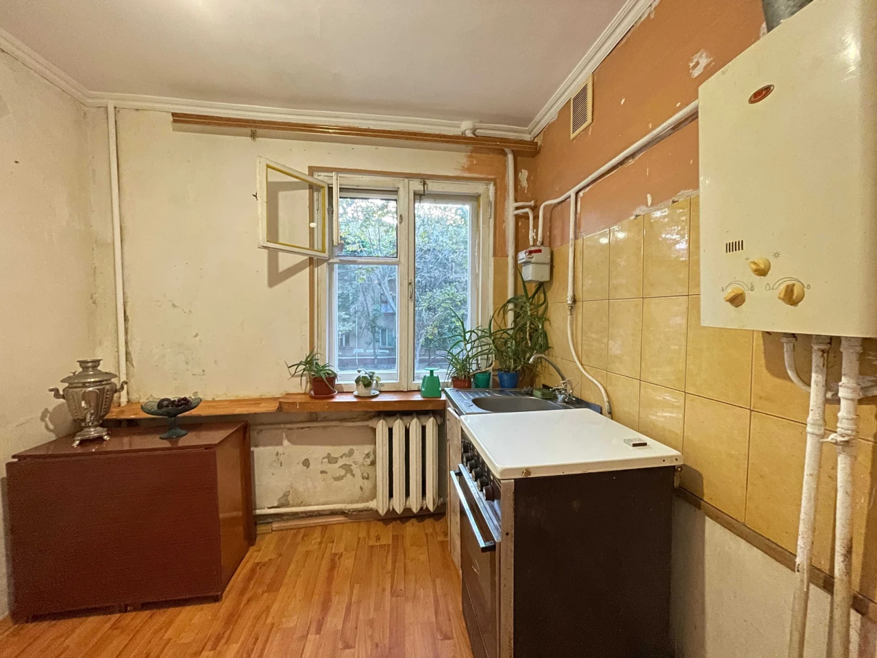 Продаж 2к.кв. в тихому районі, біля центра, до моря 10 хвили