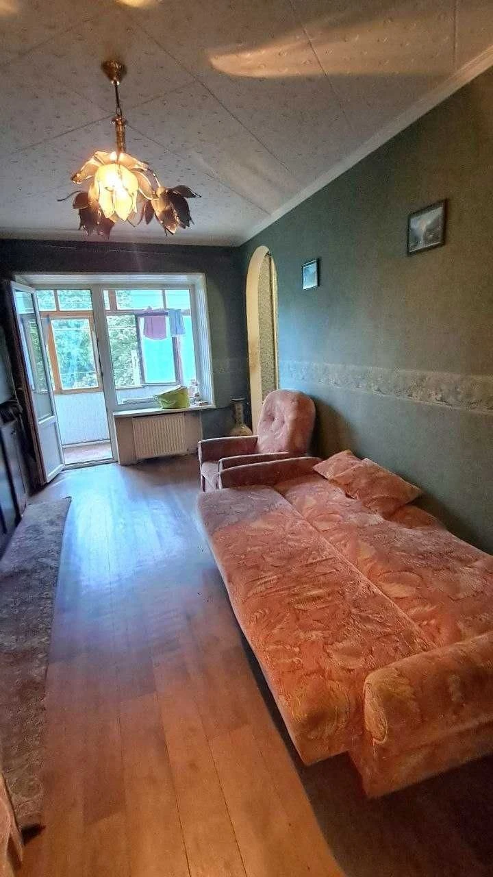 Продам 3х. ком. 45 тыс. возле моря на 3 этаже.