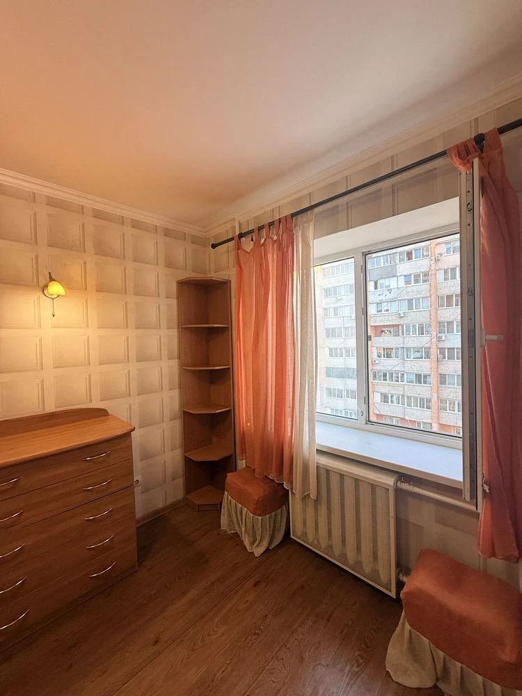 Продам 2 комнатную квартру на Парусной