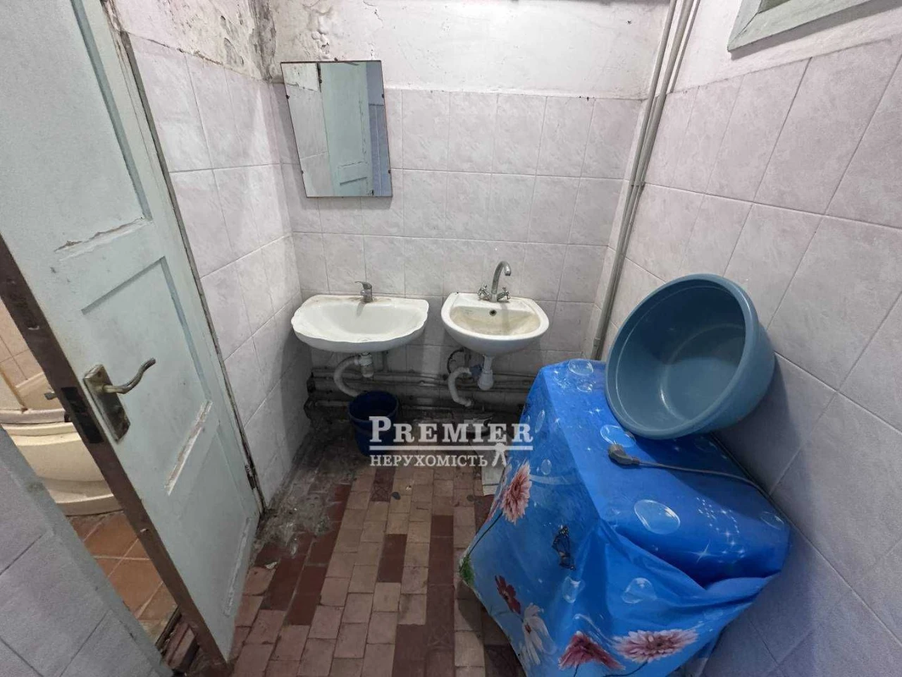 Продаж 2 кімн. комунальної квартири