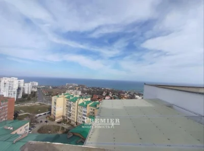 3-кімнатний пентхаус з терасою та видом на море в новому буд