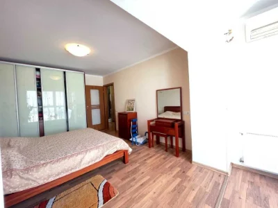 Продам 3к квартира с большой кухней- гостиной! Можно по Гос