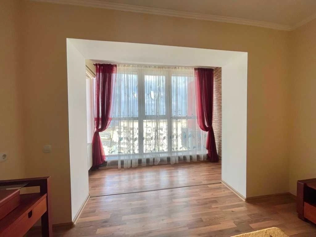 Продам 3к квартира с большой кухней- гостиной! Можно по Гос