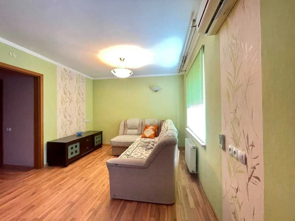 Продам 3к квартира с большой кухней- гостиной! Можно по Гос