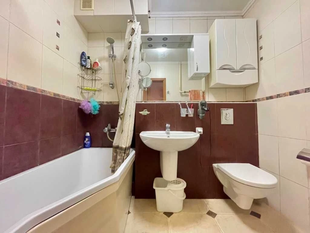 Продам 3к квартира с большой кухней- гостиной! Можно по Гос
