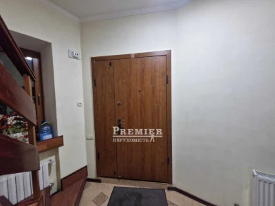 До продажу 2 кімн. пентхаус у будинку АББО