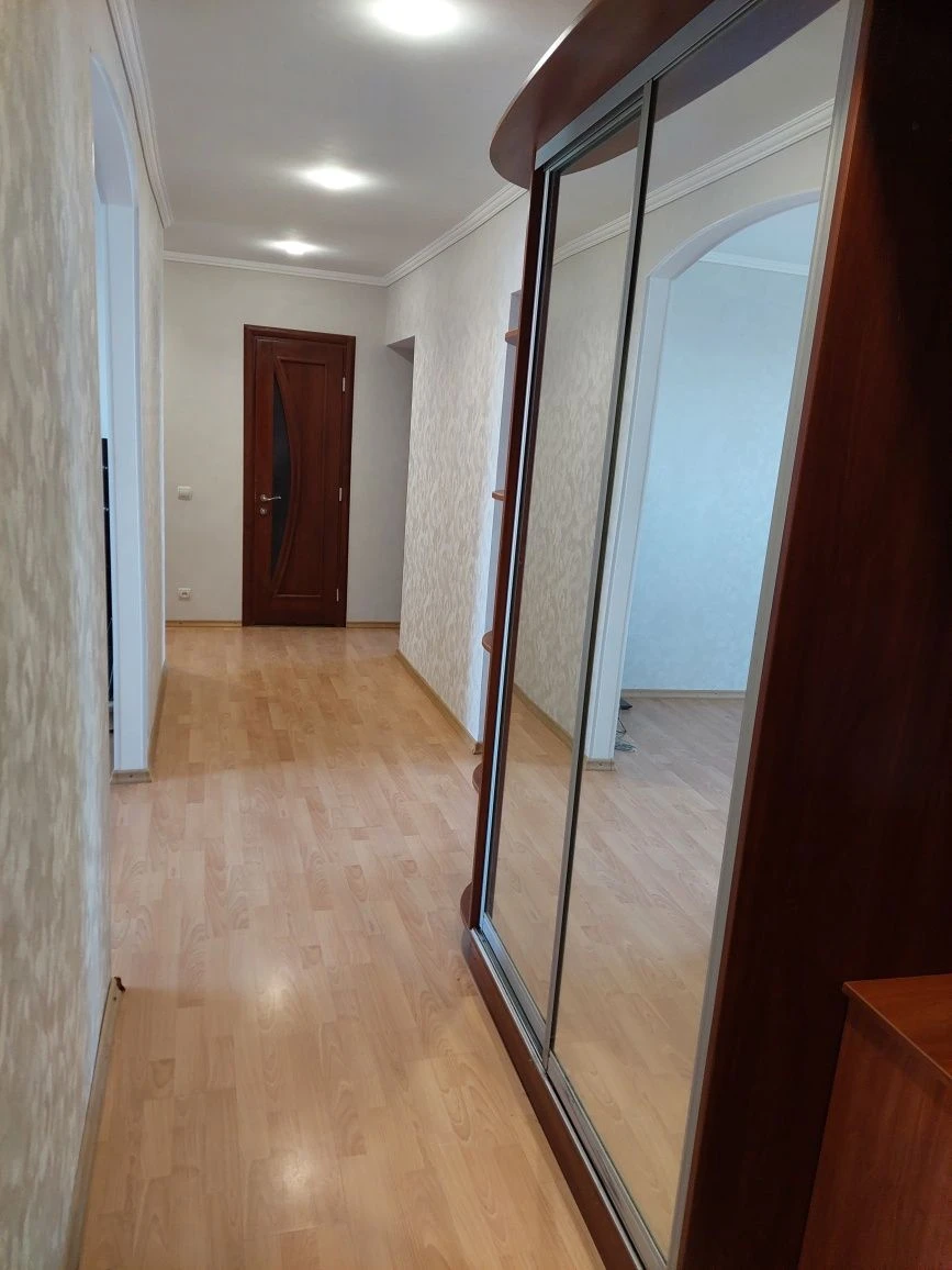 Продам 4х комнатную квартиру в Черноморске с видом на Черном