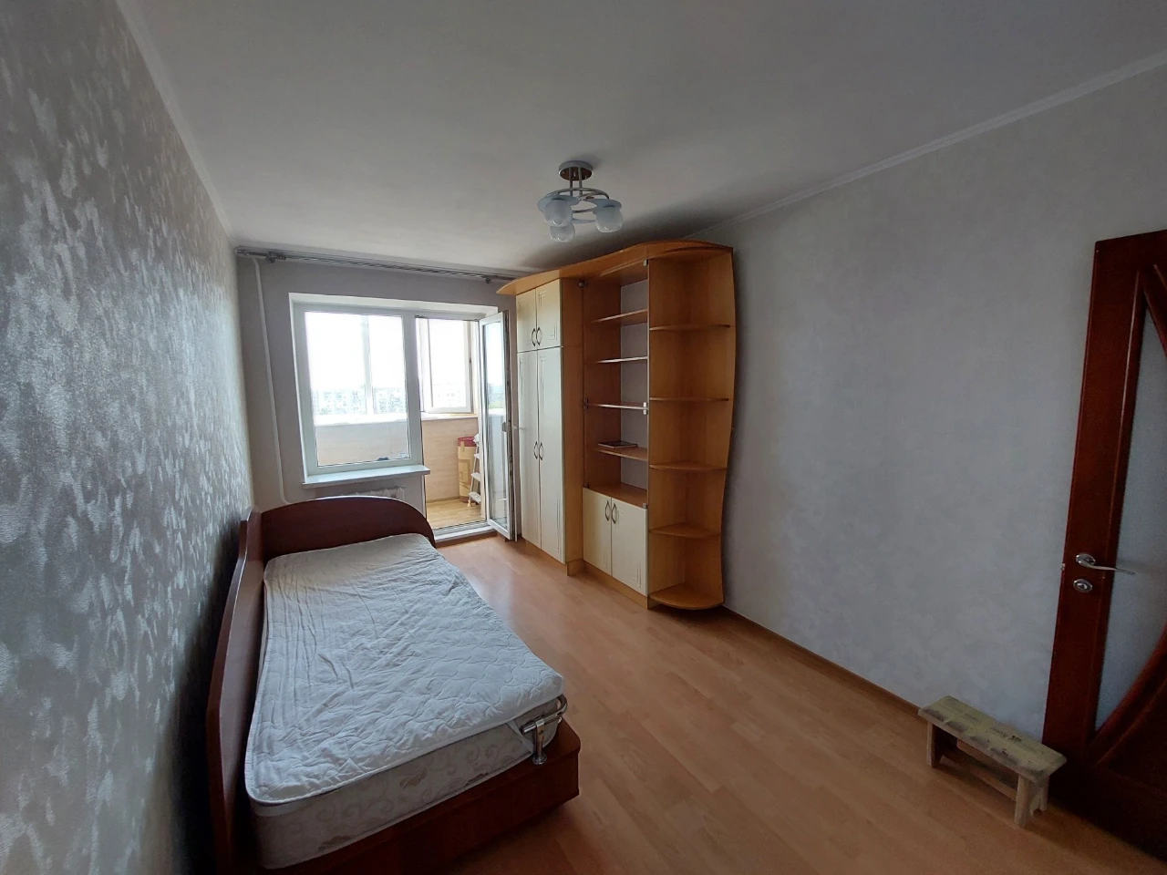 Продам 4х комнатную квартиру в Черноморске с видом на Черном