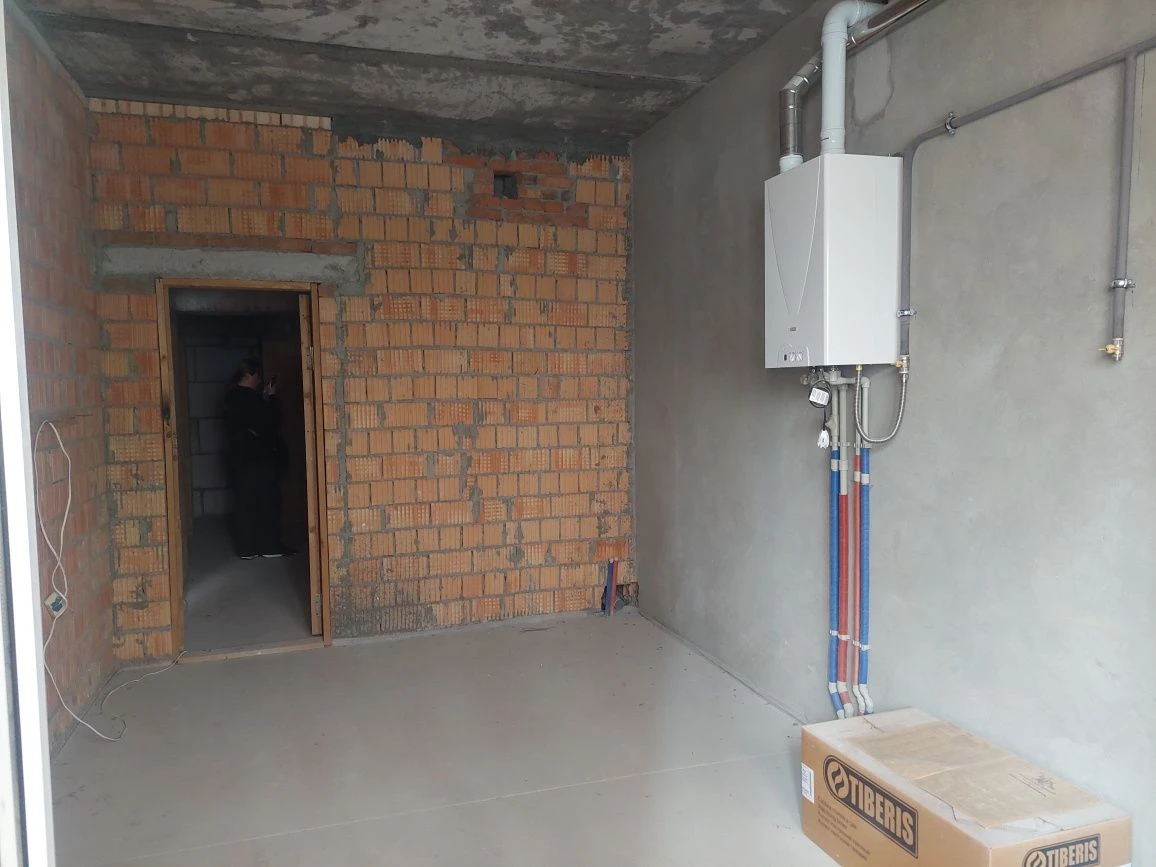 Продам 1 ком.кв. 56 м.кв с Индивидуальным отоплением