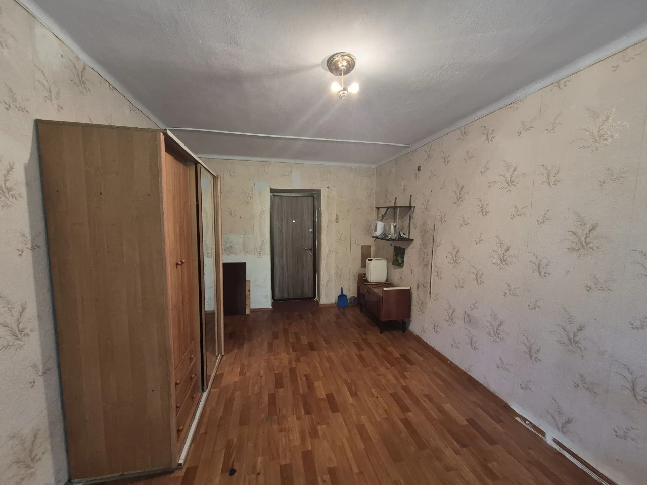 Продам 1к.квартиру коммунального типа