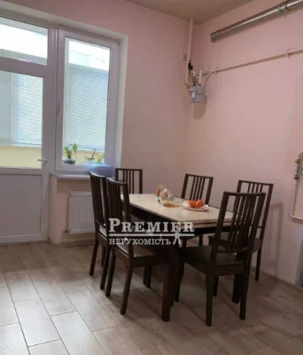 До продажу 4-кімн. квартира