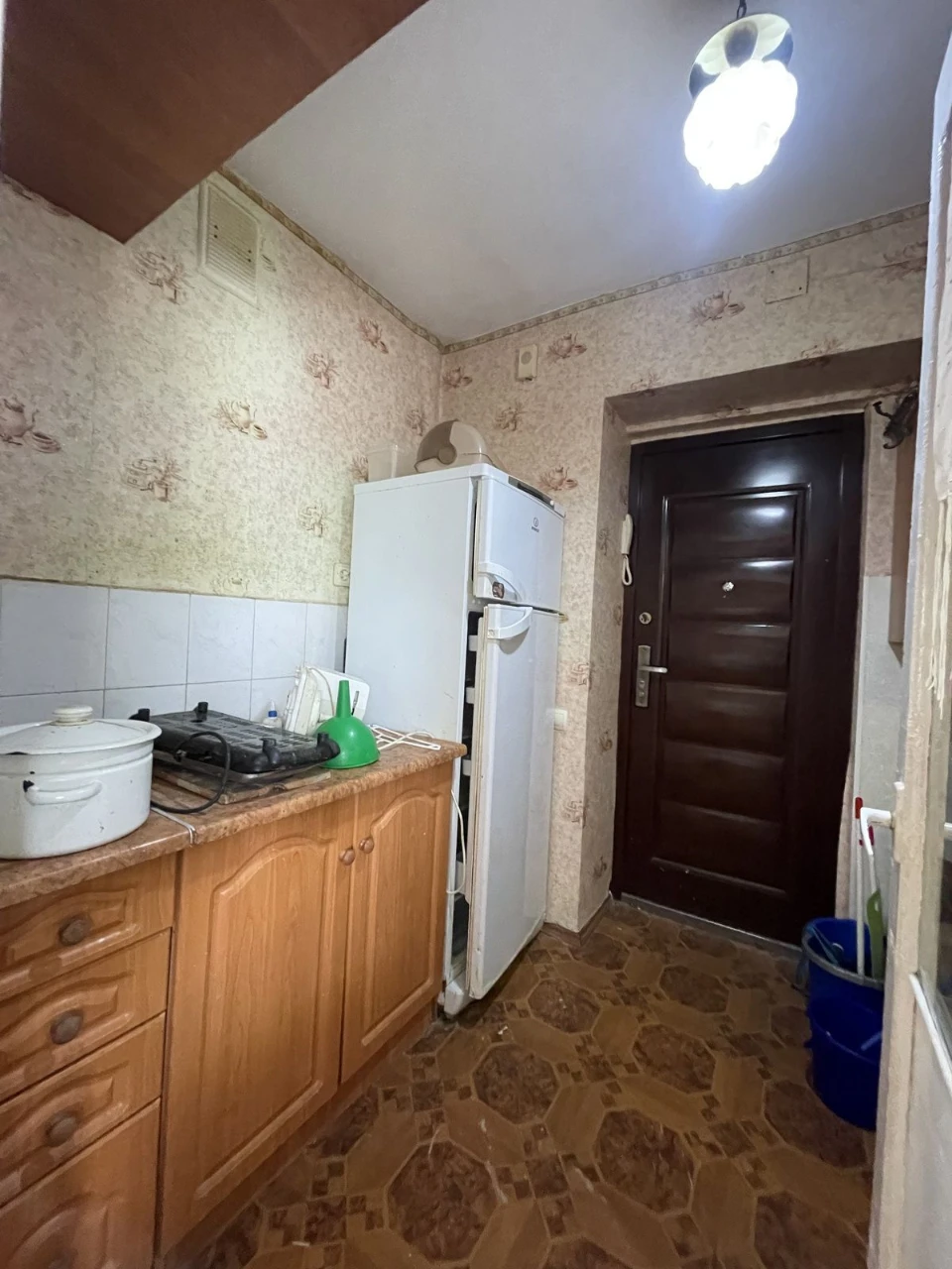 Продам квартиру малосемейного типа