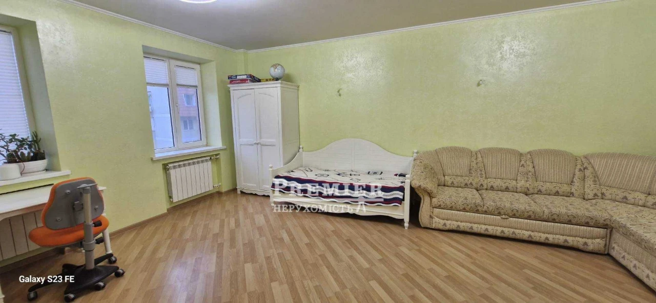 У продажу 3 кімн. простора квартира
