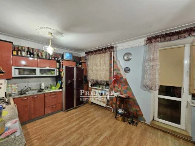 Продаж 4 кімн. квартири в цегляному будинку