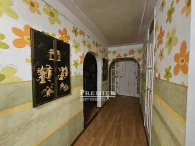 Продаж 4 кімн. квартири в цегляному будинку