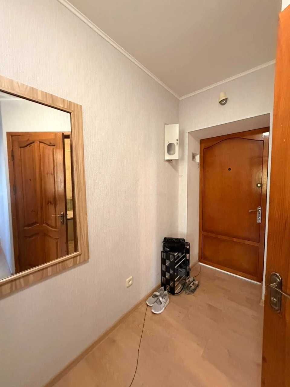 Продам 2 комнатную на 1 Мая у моря.Можно по госпрограмме