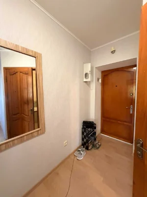 Продам 2 комнатную на 1 Мая у моря.Можно по госпрограмме