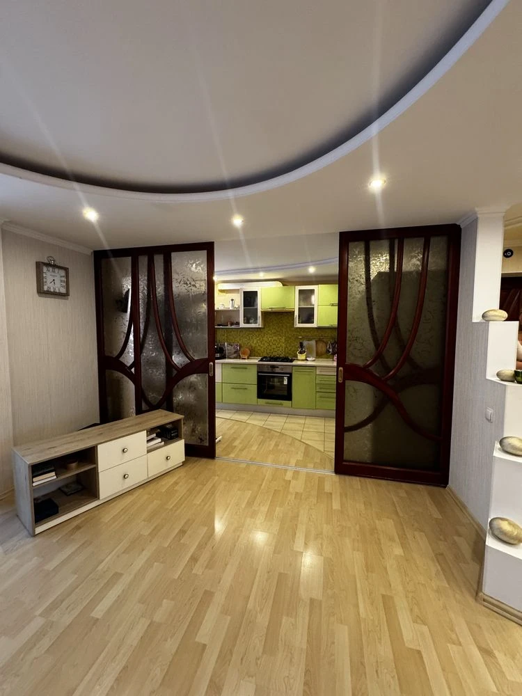 Продаж великої квартири, 75 кв.м.