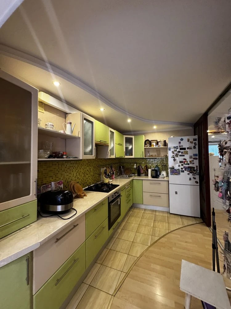 Продаж великої квартири, 75 кв.м.