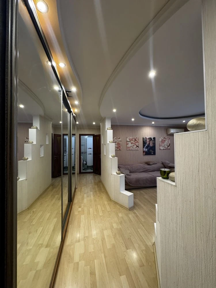 Продаж великої квартири, 75 кв.м.