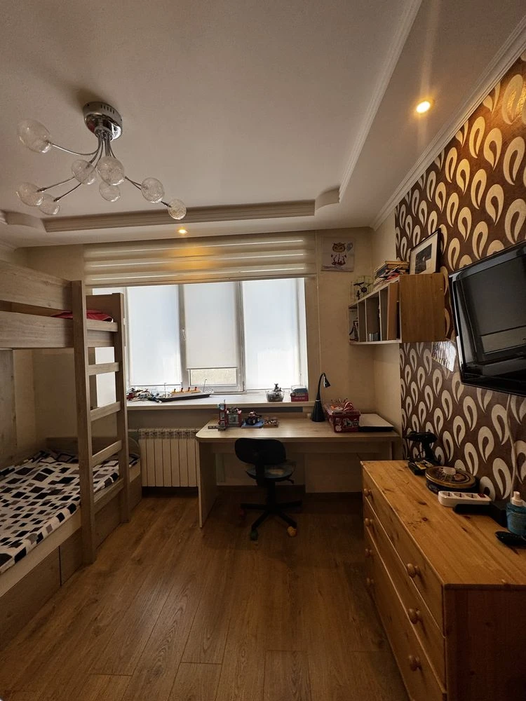 Продаж великої квартири, 75 кв.м.