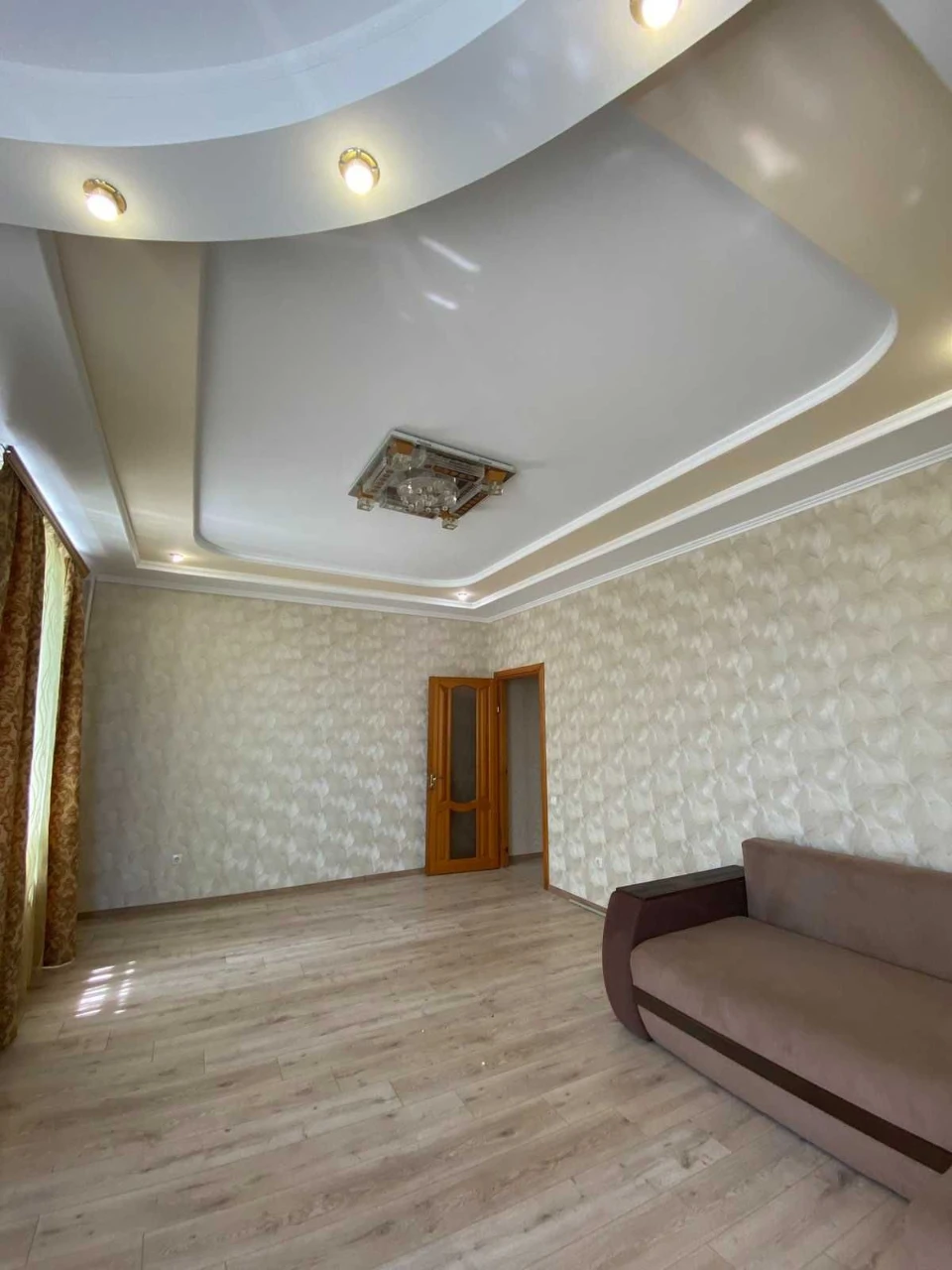 Продам 2 комнатную на Парковой в новострое с евроремонтом