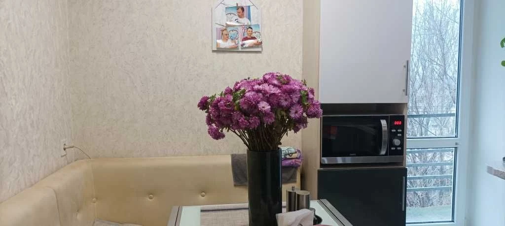 Продам 2к с шикарным видом на озеро!