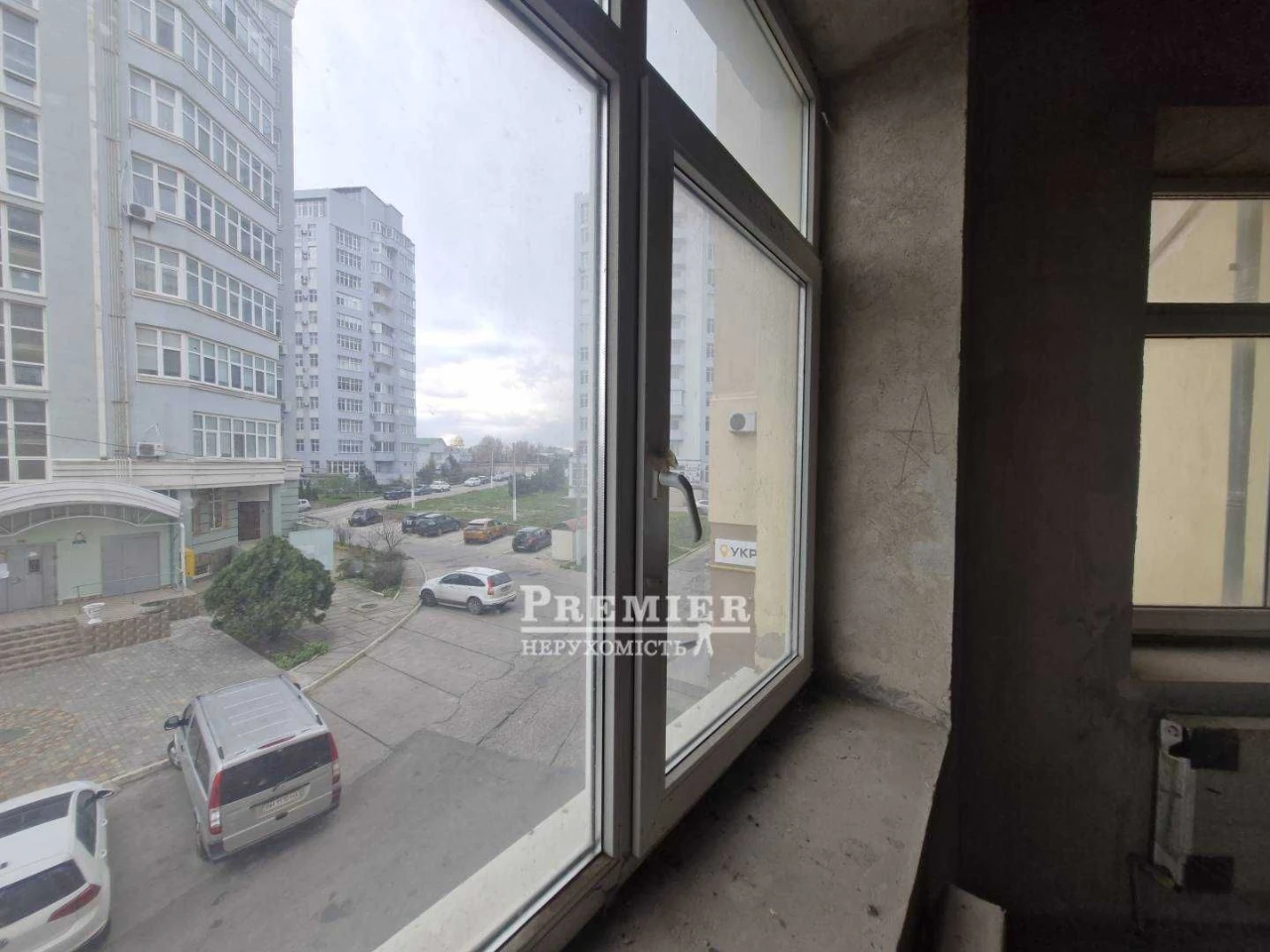 Продається 2-кімнатна квартира в стані від будівельників