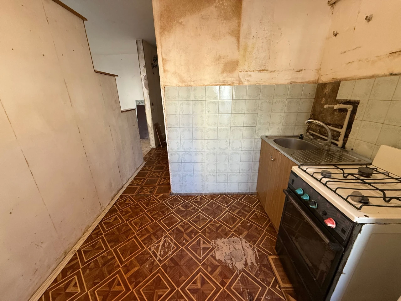 Продам 1 кім в центрі Чорноморську