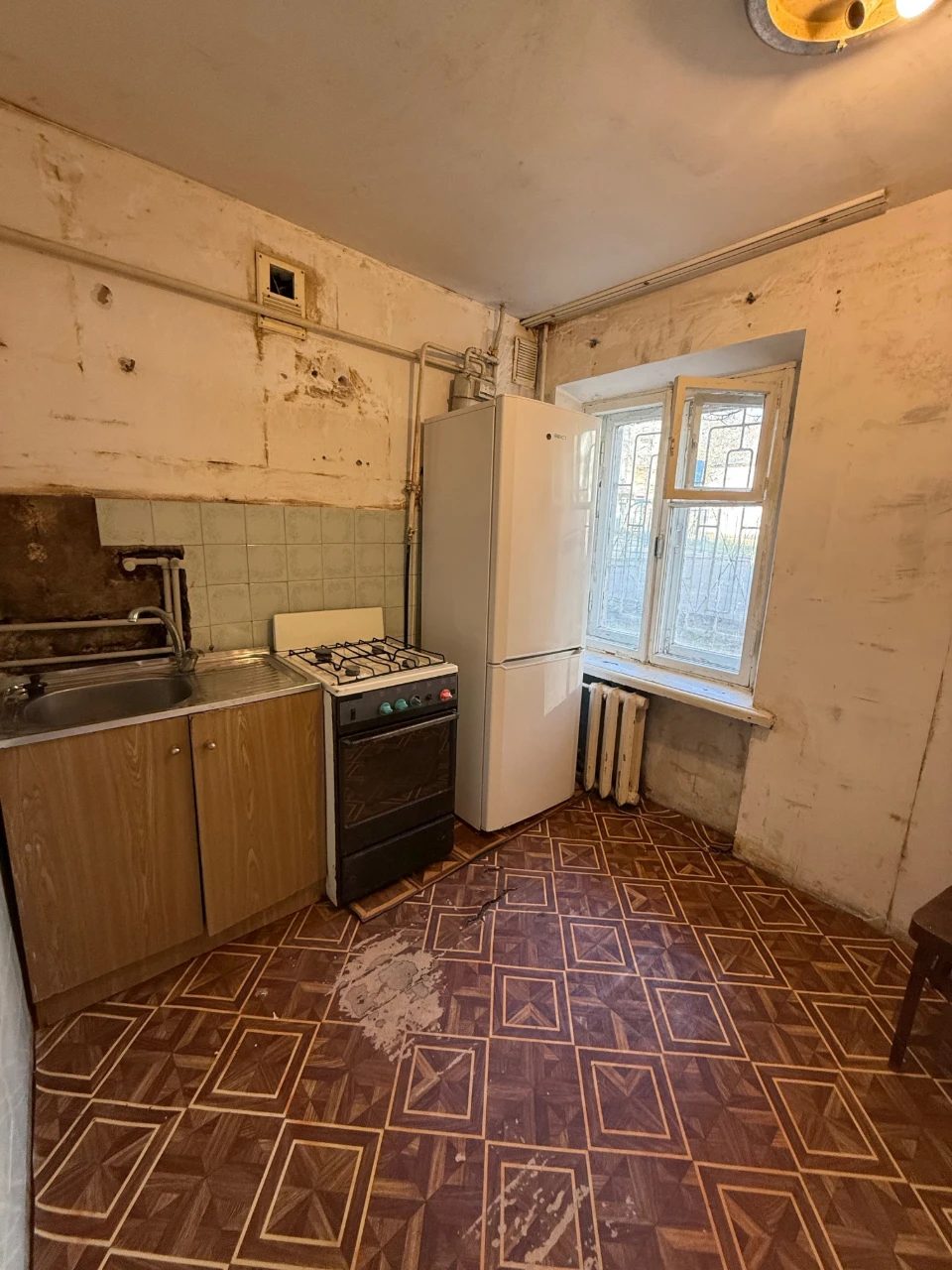 Продам 1 кім в центрі Чорноморську