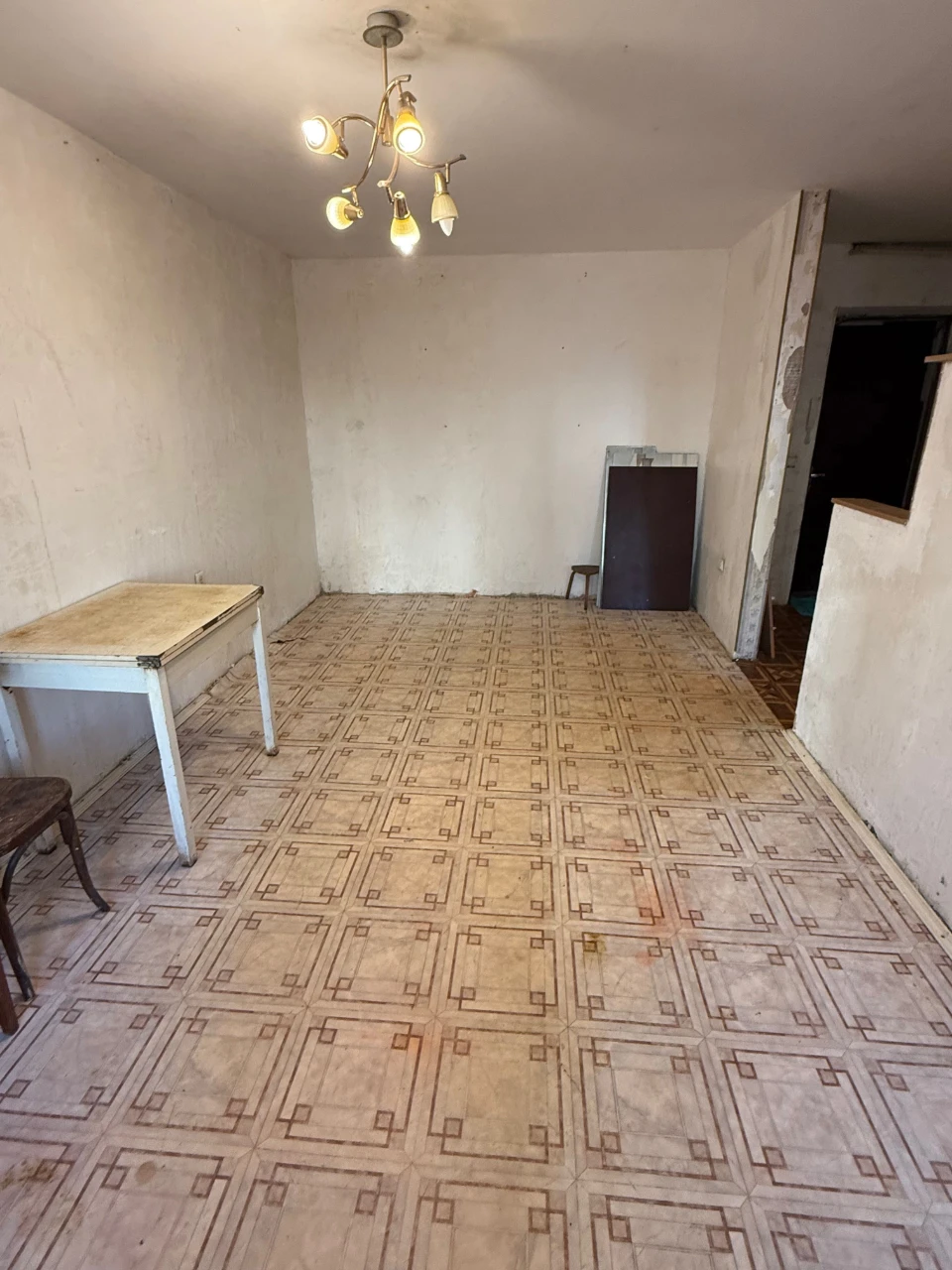 Продам 1 кім в центрі Чорноморську