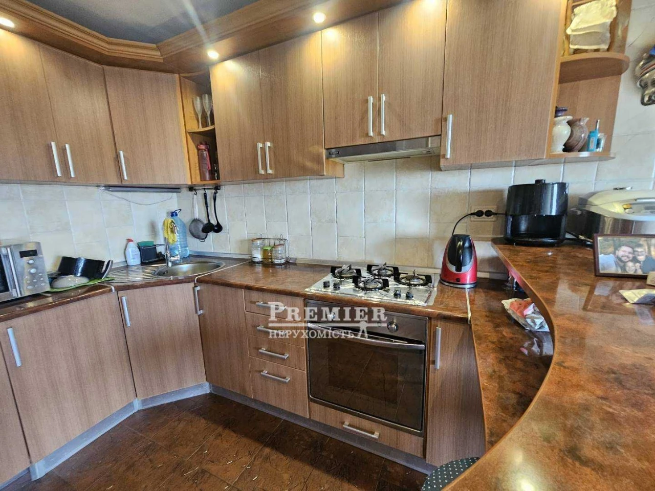 У продажу 3кімн. квартира перша лінія моря.