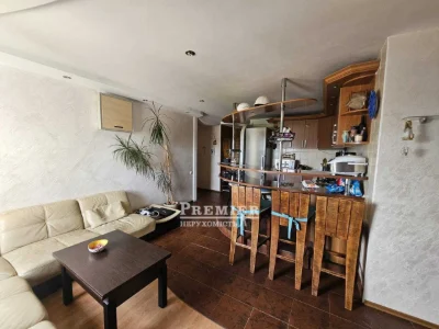 У продажу 3кімн. квартира перша лінія моря.