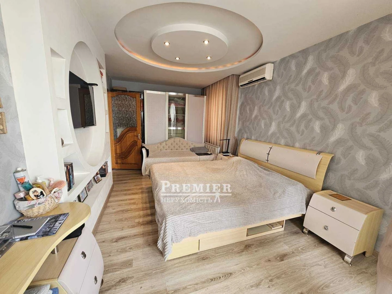 У продажу 3кімн. квартира перша лінія моря.